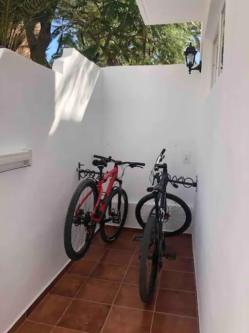 펜션 La Tejita Holiday House